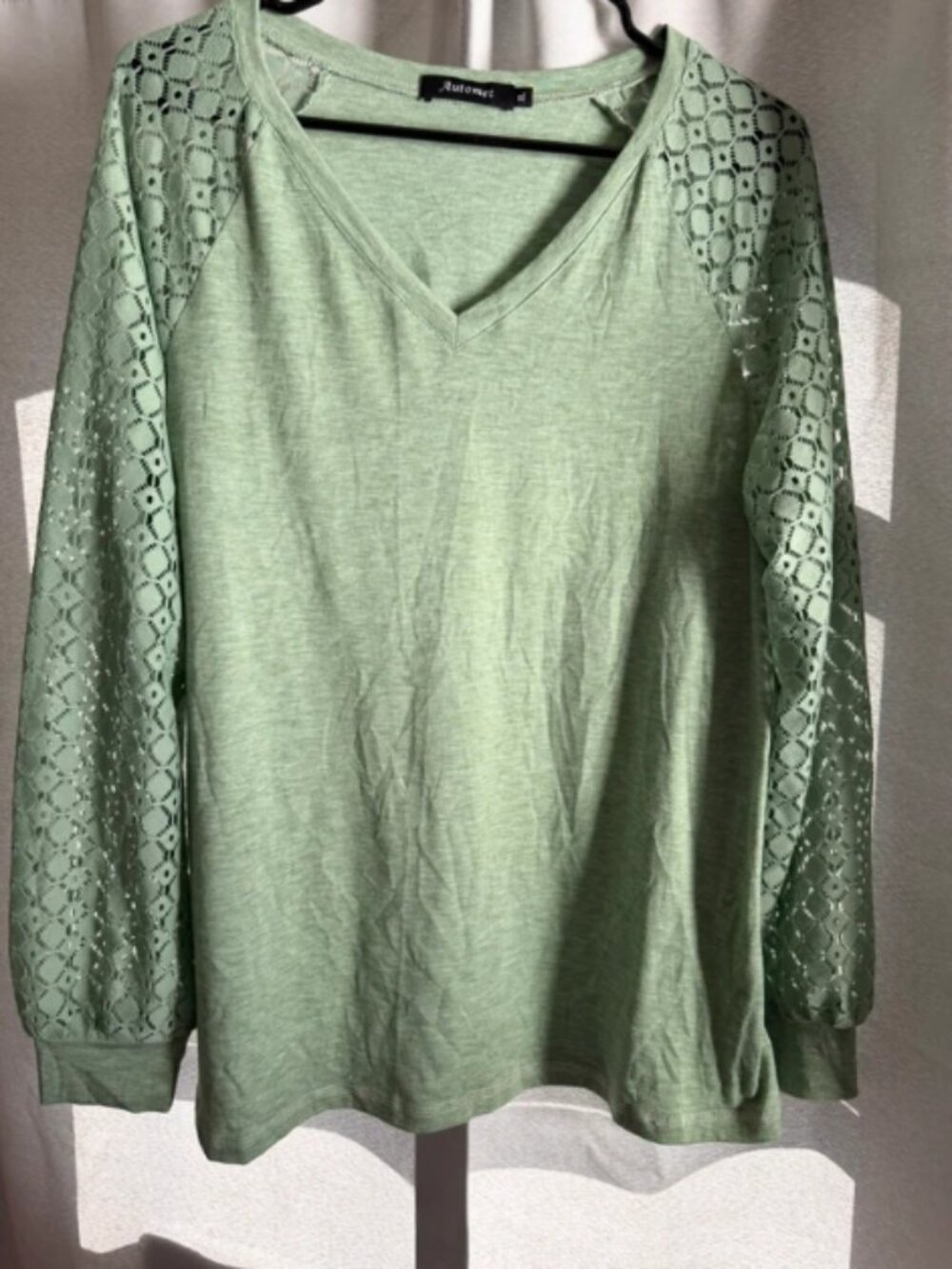 Automet women’s XL shirt